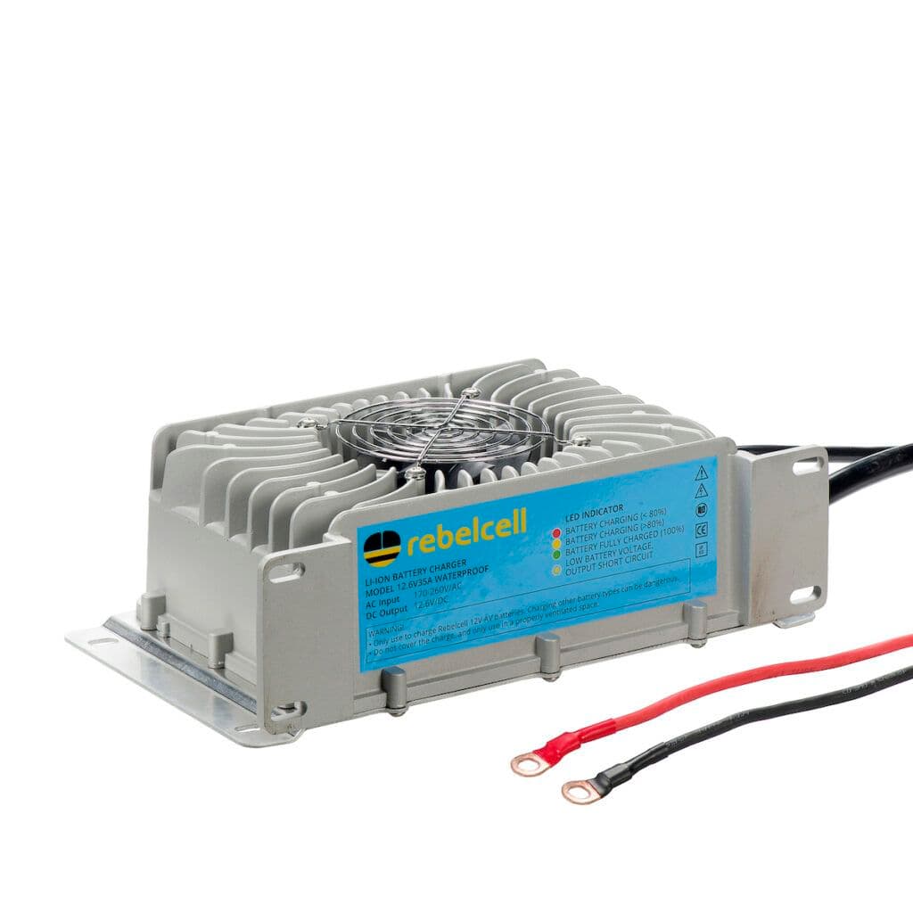Încărcător cu litiu 12.6V35A rezistent la apă (IP65)