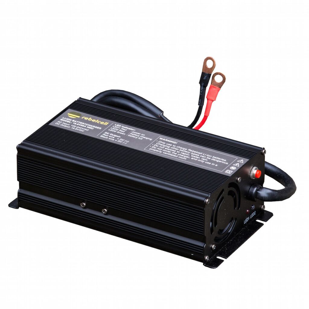 Încărcător litiu 16.8V25A