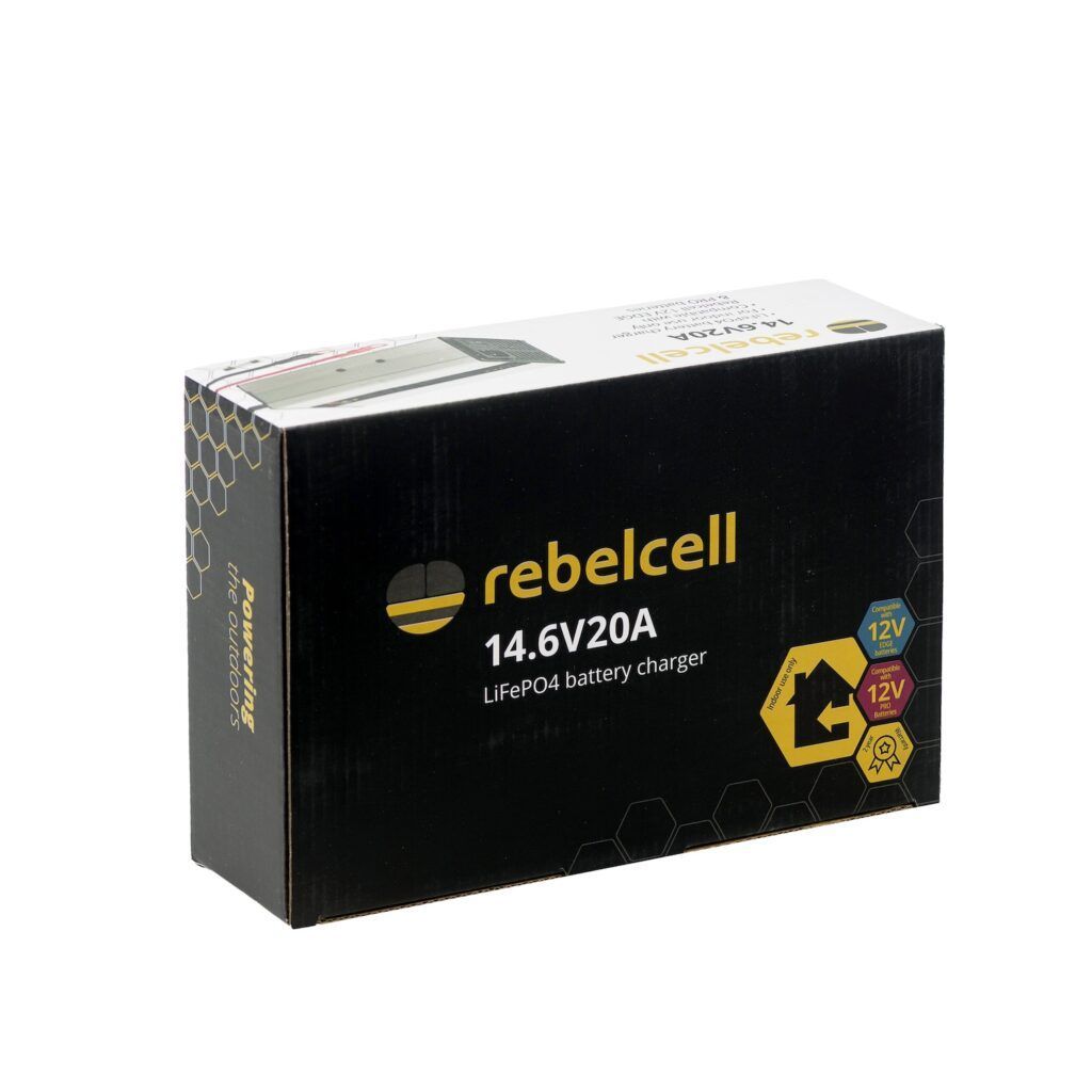 Încărcător 14.6V20A LiFePO4 6
