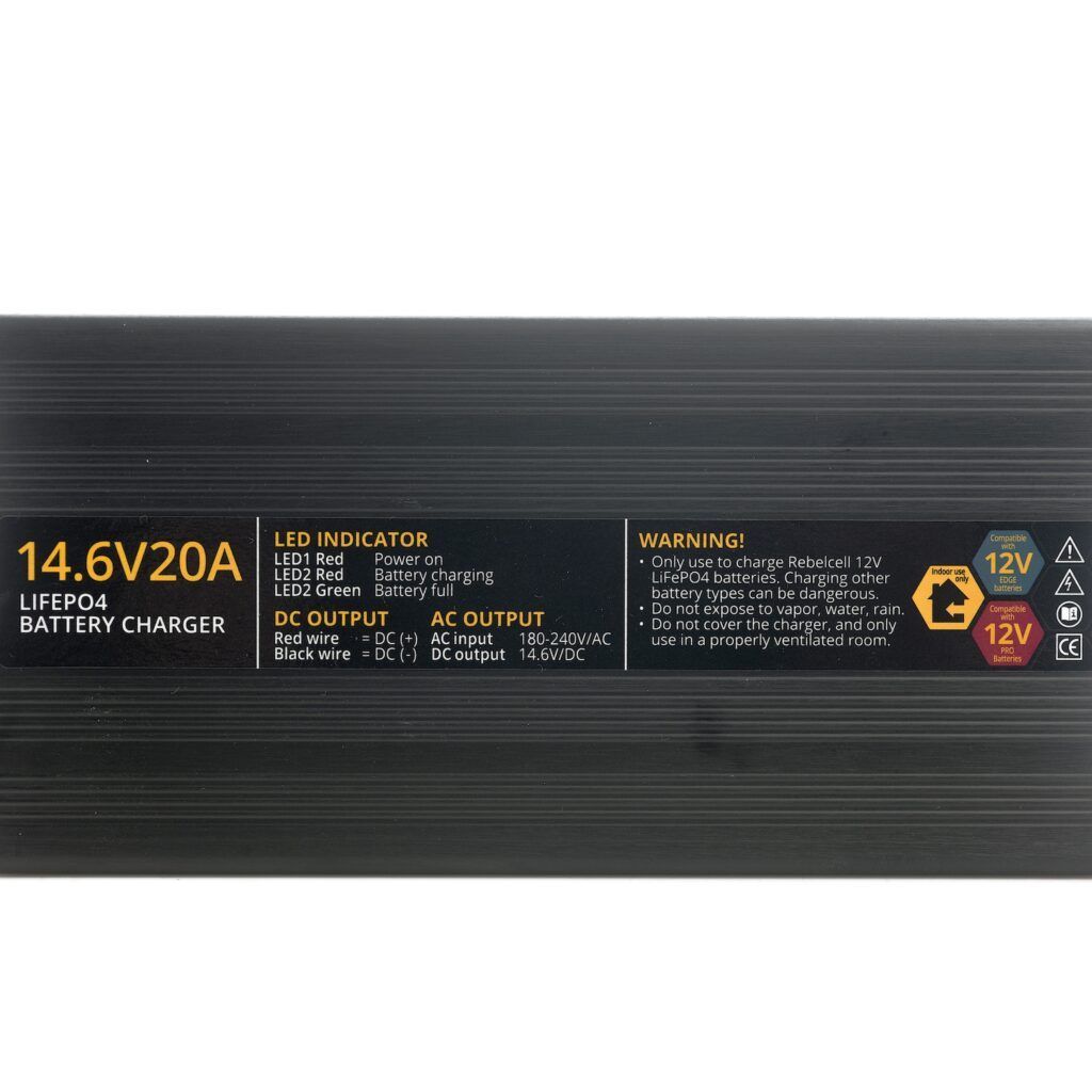 Încărcător 14.6V20A LiFePO4 2