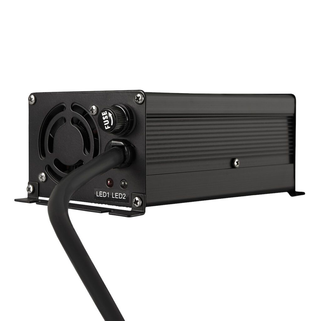 Încărcător litiu 29.4V12A pentru interior 4