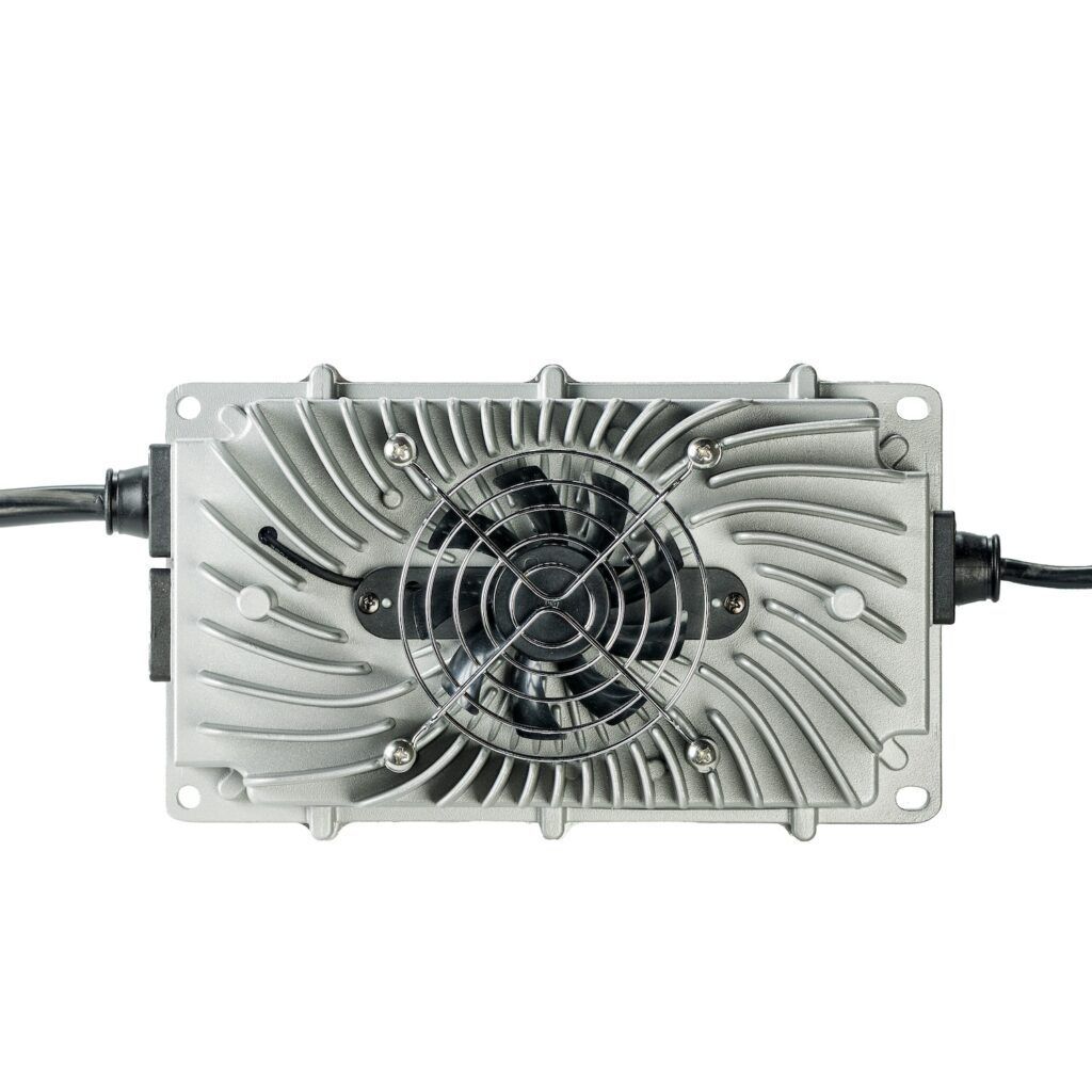 Încărcător 29.4V20A Lithium rezistent la apă (IP65) 2