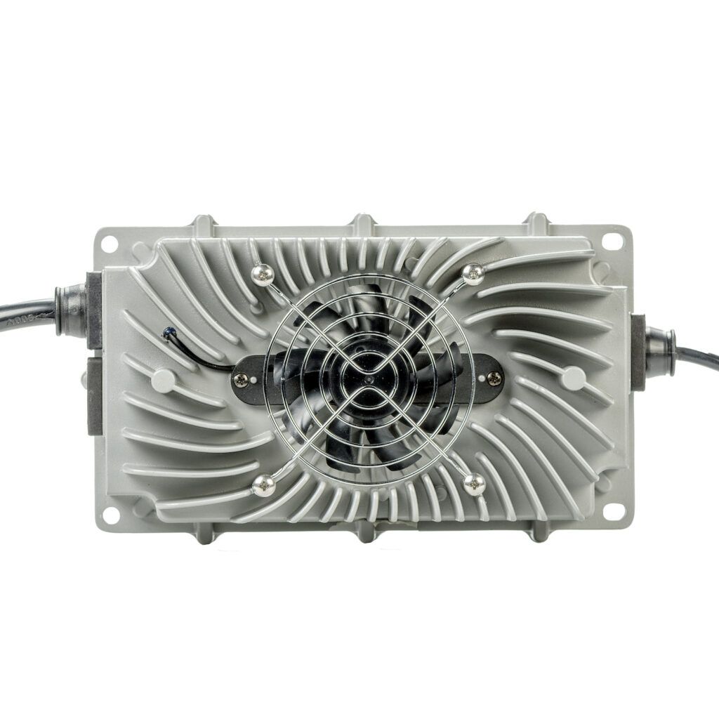 Încărcător 14.6V20A LiFePO4 rezistent la apă (IP65) 2